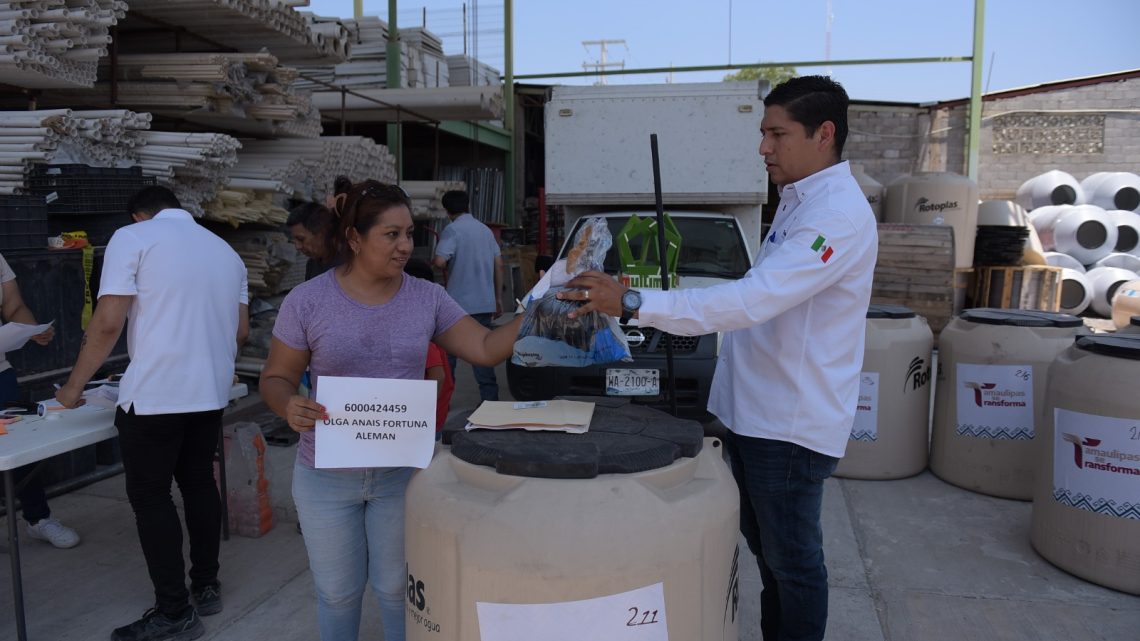 Gobierno de Tamaulipas continúa la entrega de tinacos