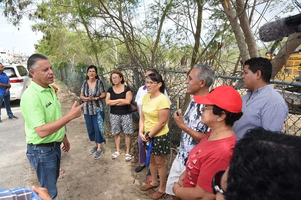 Encabeza Chucho Nader jornada de limpieza en extenso predio abandonado