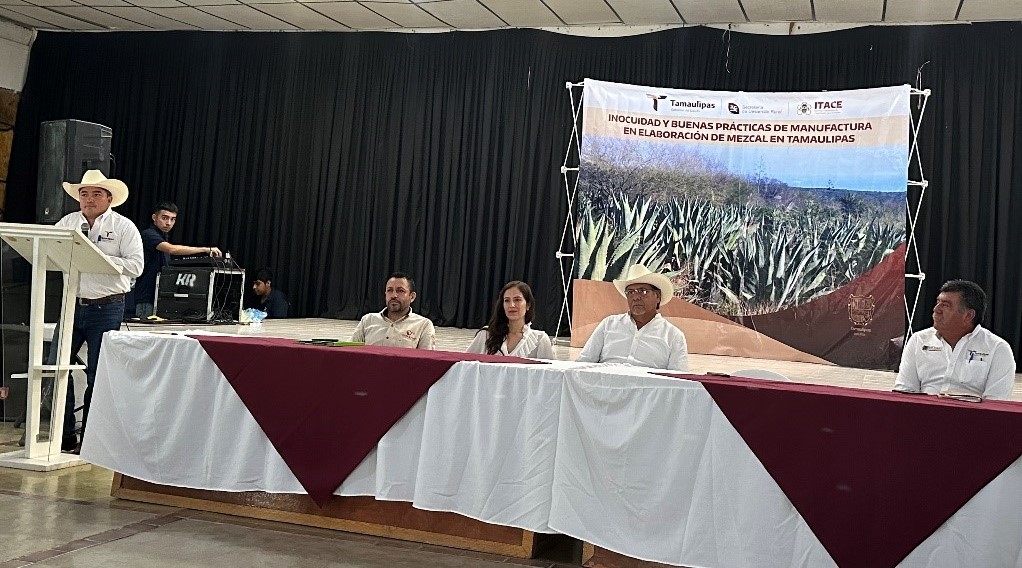 Imparte Desarrollo Rural taller para la elaboración del mezcal