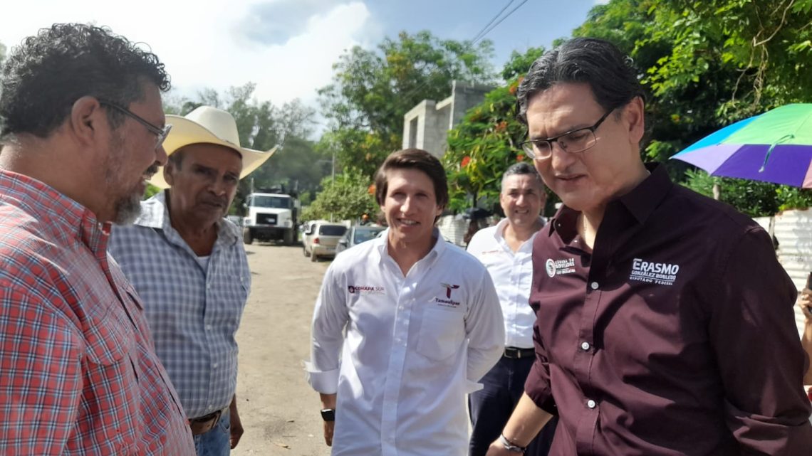 Erasmo González y Comapa Zona Sur inician desazolve en viviendas