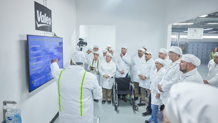 Inaugura Américo Villarreal proyecto en planta Valeo de Río Bravo