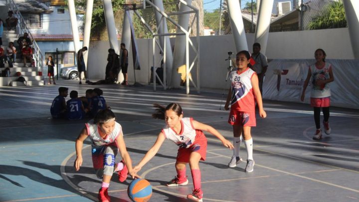 Juegan torneo relámpago de basquetbol 3×3 en actividades del ‘Túnel de la Paz’