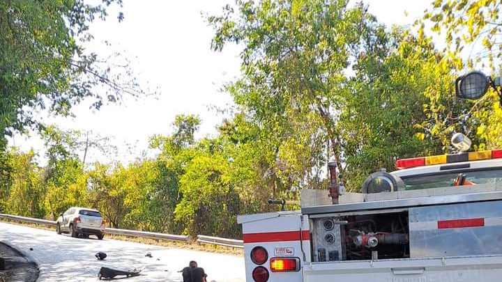 Militar muere y otro más herido al impactarse su motocicleta contra camioneta