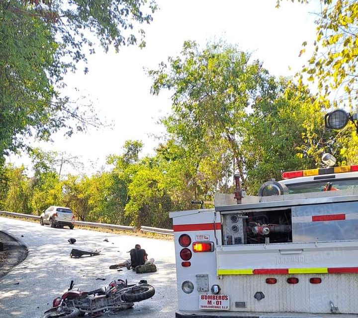 Militar muere y otro más herido al impactarse su motocicleta contra camioneta