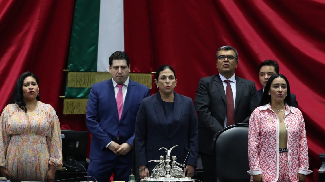 La diputada Marcela Guerra declaró la apertura del primer periodo de sesiones del tercer año de la LXV Legislatura