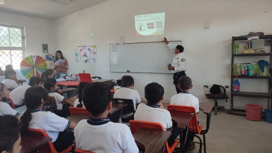 Guardia Estatal de Género visita escuela riobravense