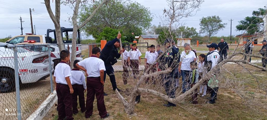 Guardia Estatal realiza actividad de reforestación en primaria de San Fernando