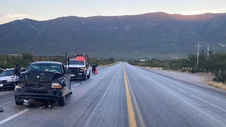 Cierran circulación de sur a norte en carretera federal de Palmillas