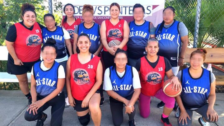 Equipo femenil de CEDES Victoria juega partido amistoso de básquetbol