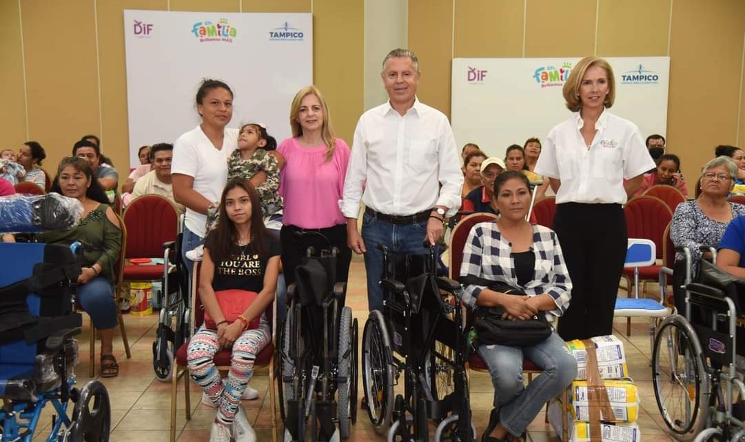 Encabezan Chucho Nader y Aída Féres nueva entrega de aparatos funcionales