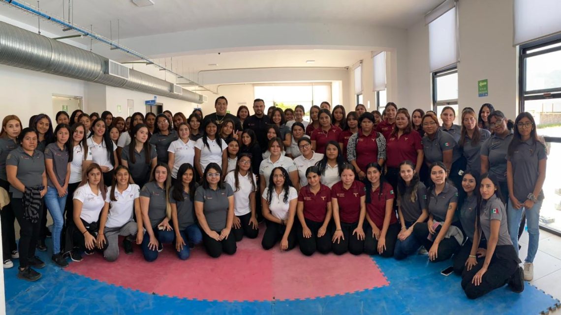 Imparten USJT y Asociación de Muay Thai curso de defensa personal a mujeres