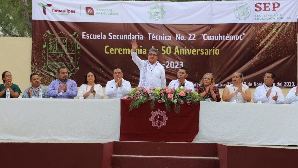 Celebran 50 aniversario de la Secundaria Técnica No 22 con construcción de una techumbre