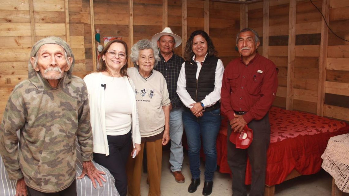 Entrega presidenta del DIF Altamira Rossy Luque vivienda digna en el ejido Cues de Orteños