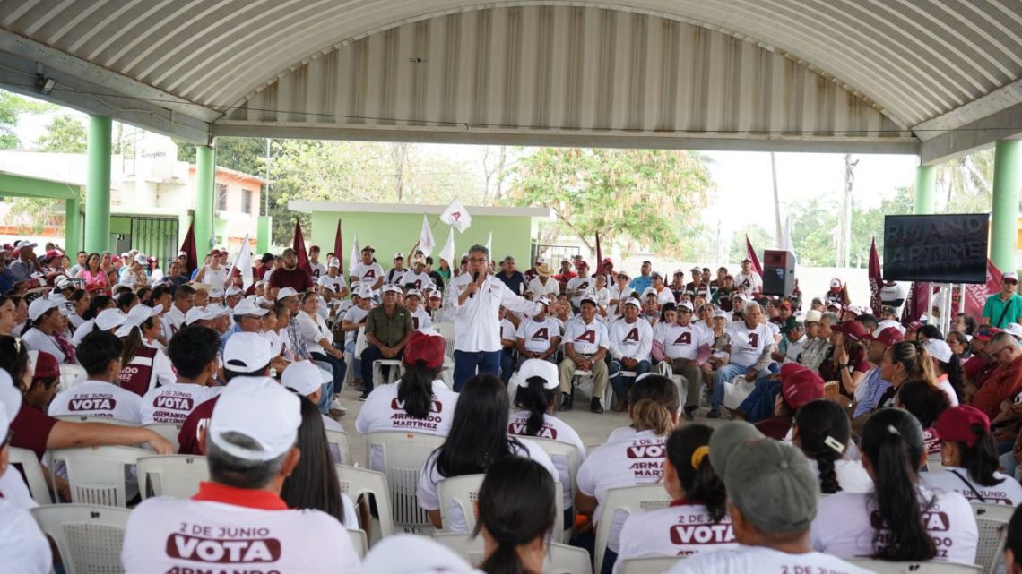 Se compromete Armando Martínez Manríquez con familias de la zona rural de Altamira