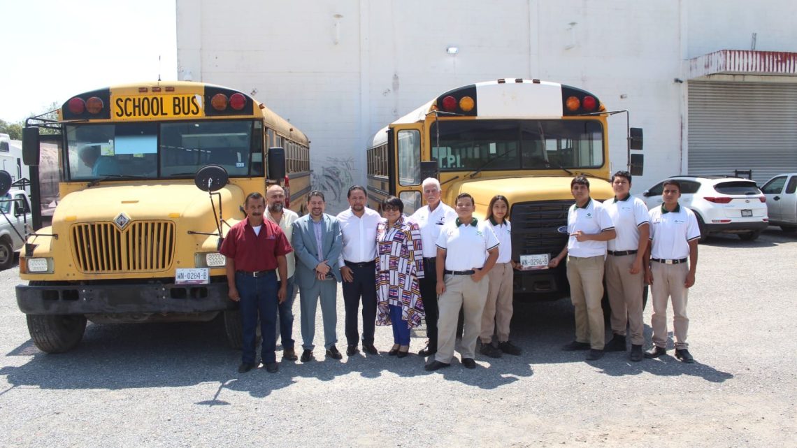 Recibe CONALEP Victoria donación de autobuses escolares