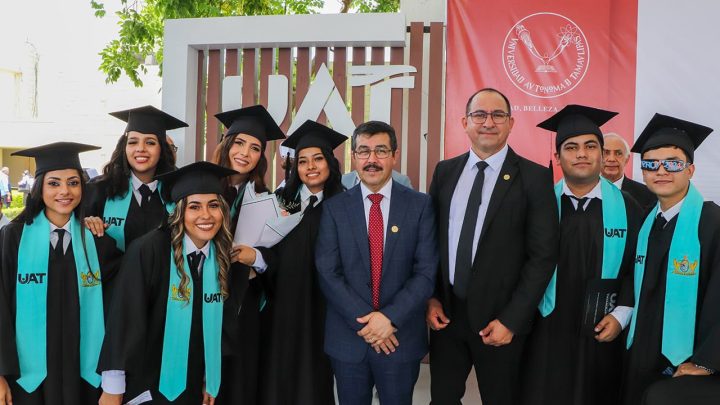 Rector de la UAT, Dámaso Anaya, preside graduación en la UAM Mante