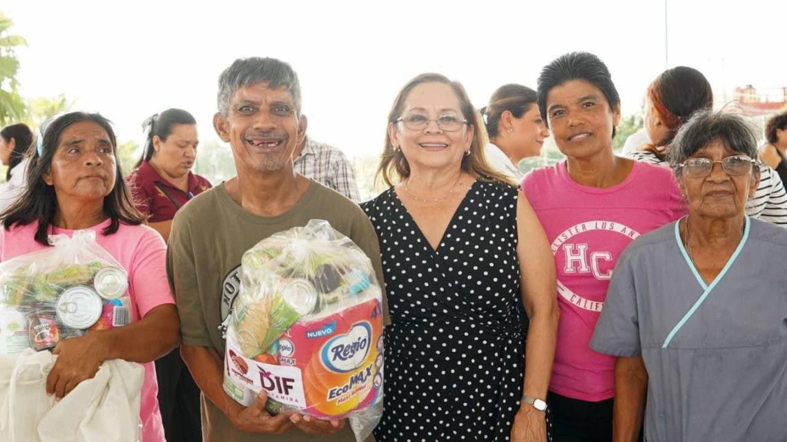 Entrega Sistema DIF Altamira apoyos alimenticios en el sector Monte Alto