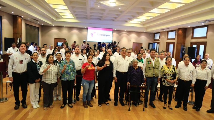 Entrega Américo credenciales del programa IMSS-Bienestar