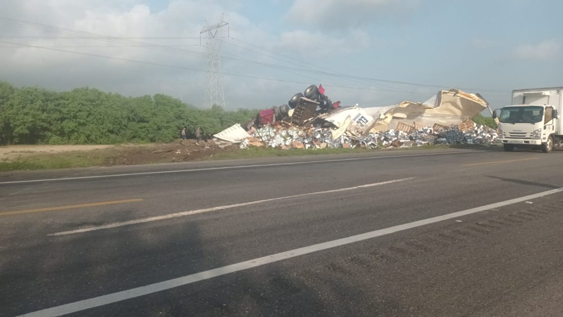 Trailer y camión chocan de frente en la carretera Victoria-Zaragoza