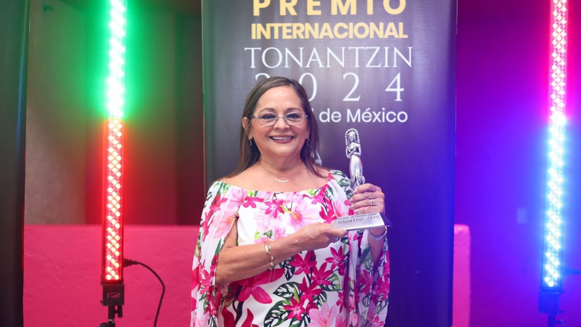 Rossy Luque de Martínez recibe el Premio Internacional Tonantzin 2024