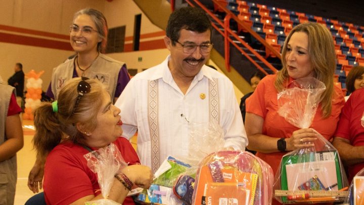 Suma la UAT esfuerzos para apoyar con útiles escolares a estudiantes del sector rural