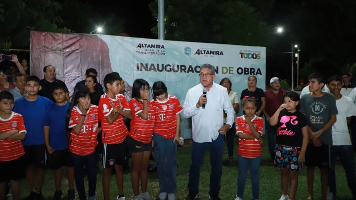 Inaugura AMM red de alumbrado en campo deportivo del ejido Ricardo Flores Magón