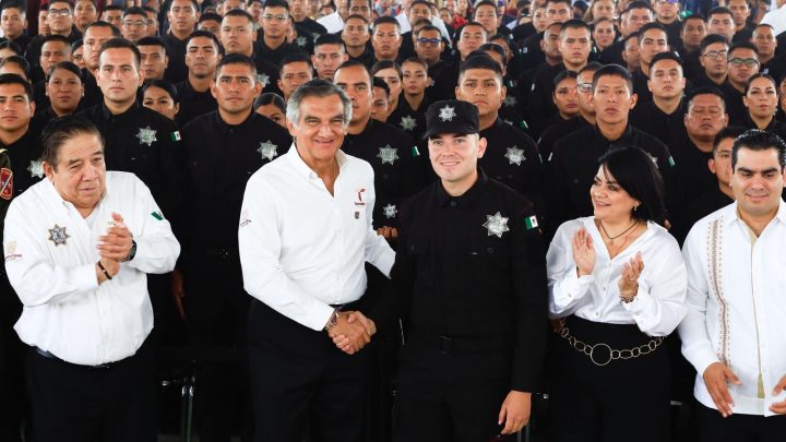 Preside gobernador ceremonia de graduación de cadetes que se incorporan a la Guardia Estatal