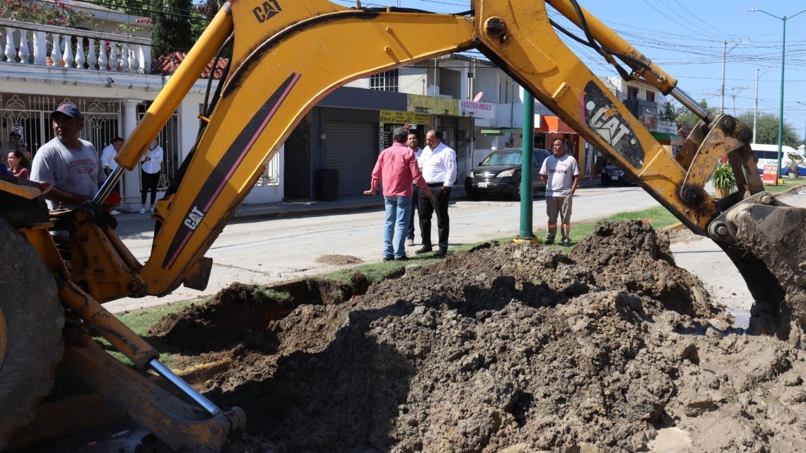 Repara COMAPA Altamira fuga de agua en sector INFONAVIT Fidel Velázquez