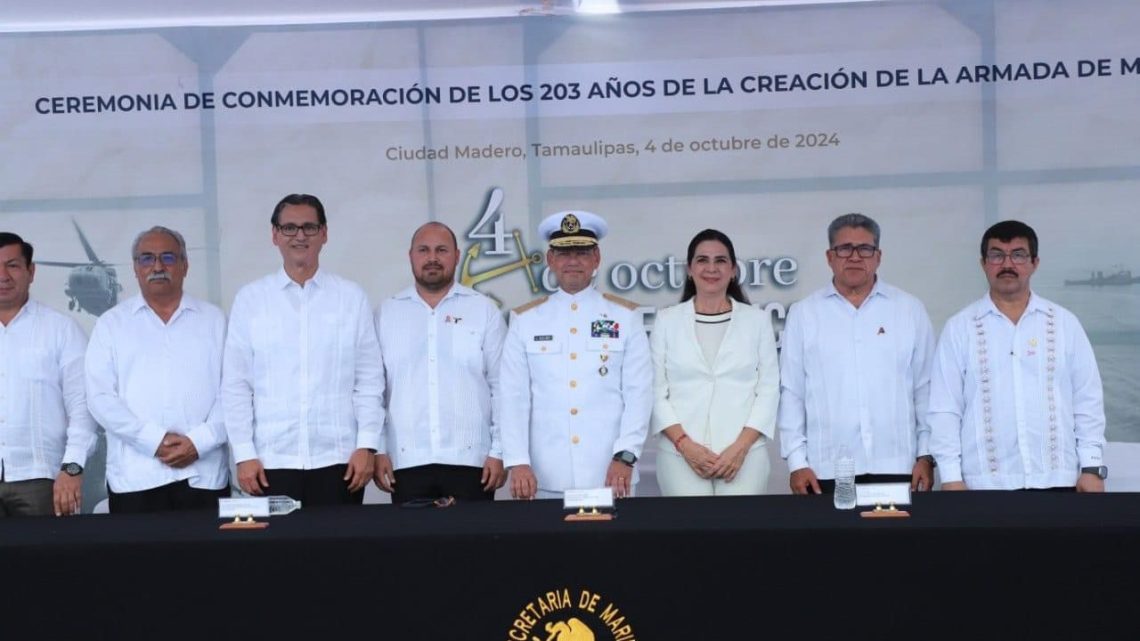 Participa Armando Martínez en la conmemoración del 203 aniversario de la Armada de México