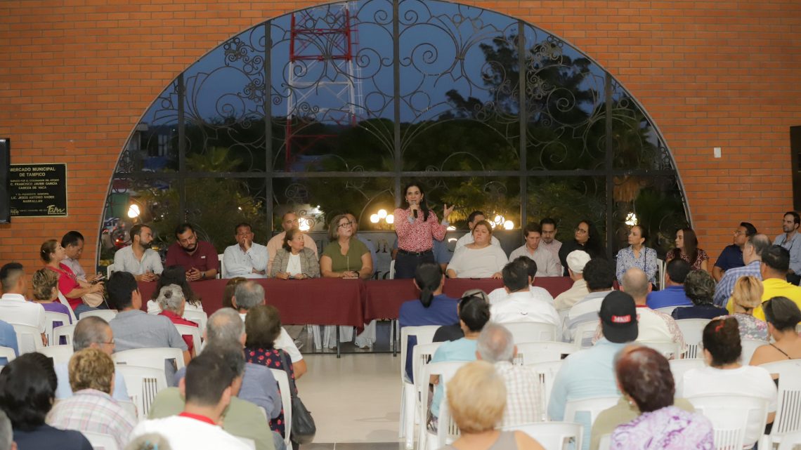 Garantiza Mónica Villarreal Mejoras al Mercado Municipal