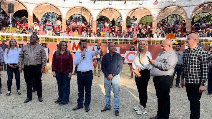 Celebra la UAT 68 aniversario de la Facultad de Comercio Nuevo Laredo