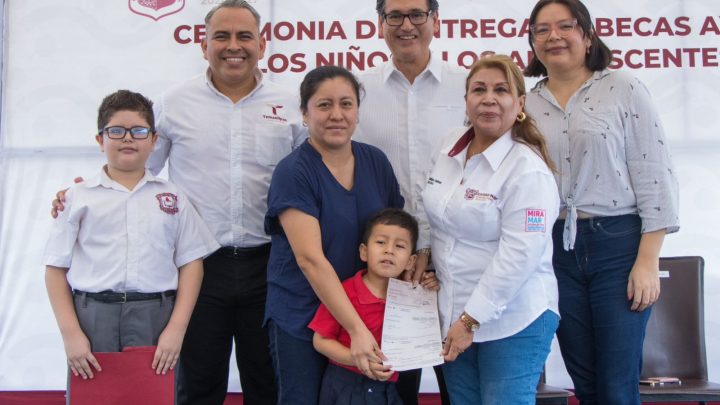 Respalda Erasmo González apoyo de becas a niñas, niños y adolescentes